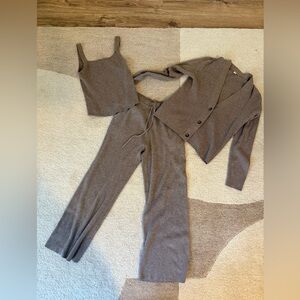 Uniqlo Beige Knit set